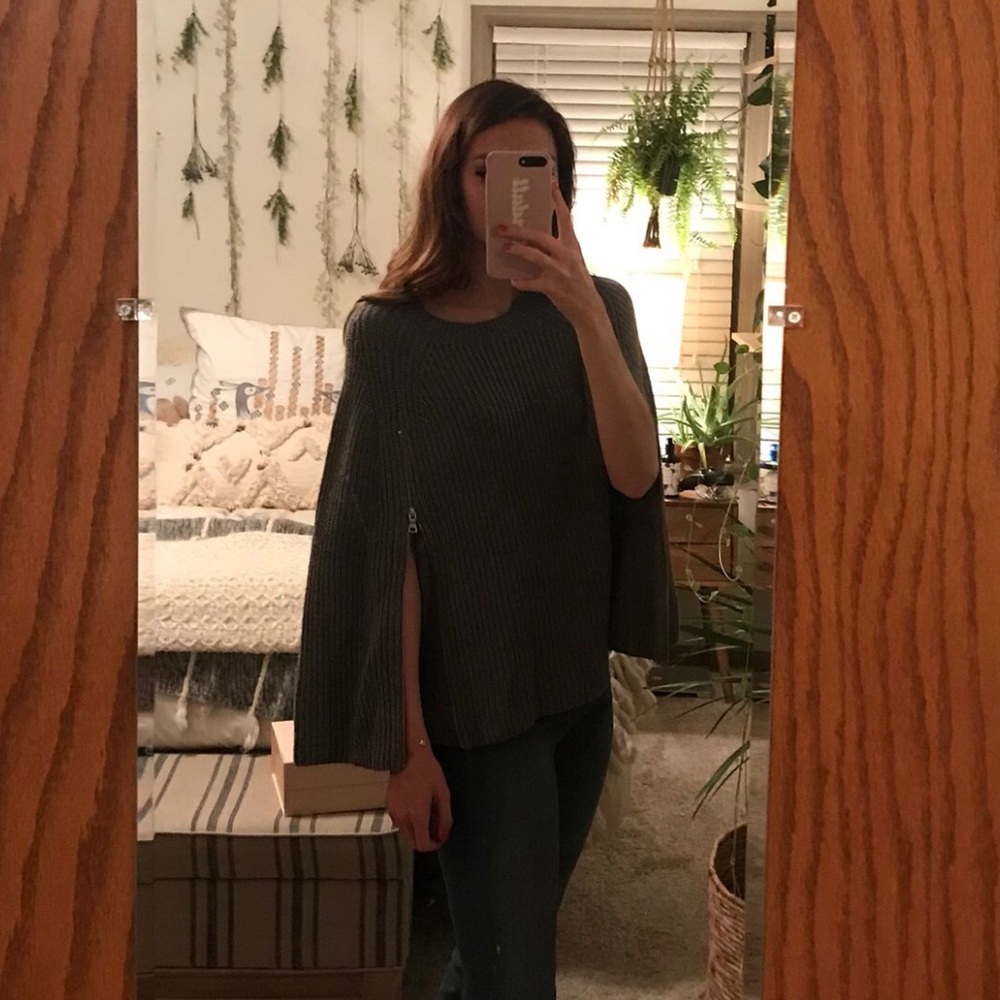 BCBGMAXAZRIA Sweater Cape - Picture 3 of 3